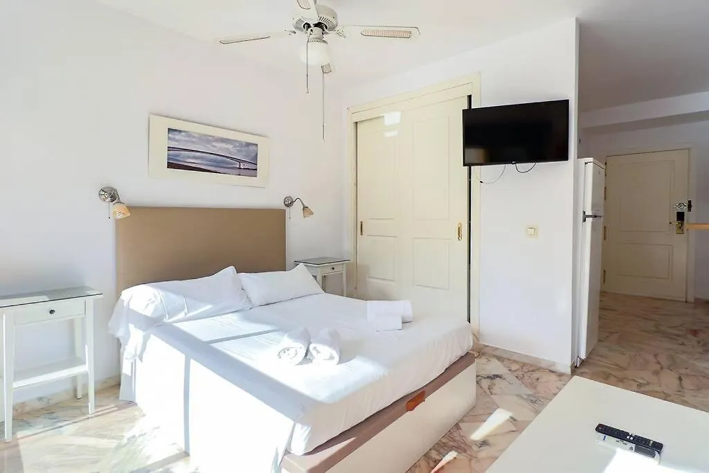 Oleholidays 113 Romana Playa Junto Al Mar Marbella Apartment